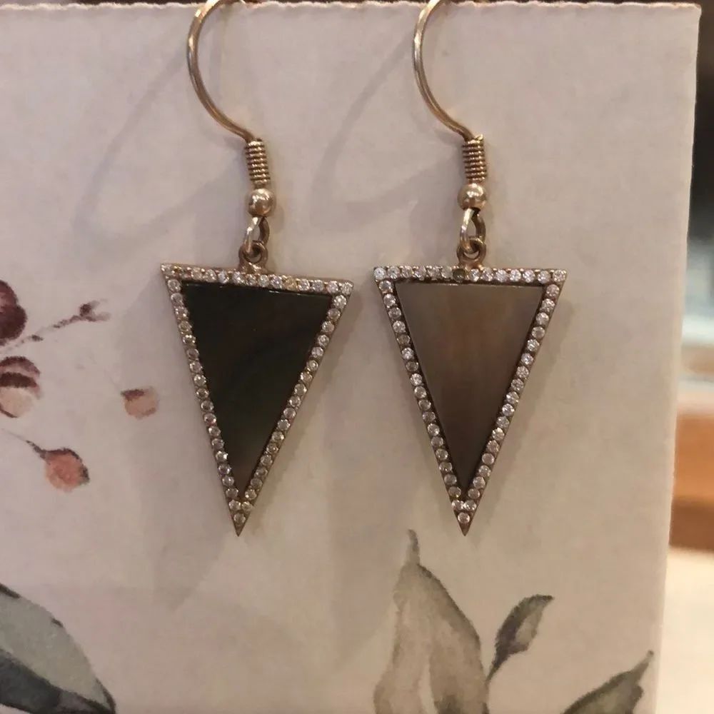 Rose gold drop stone earrings